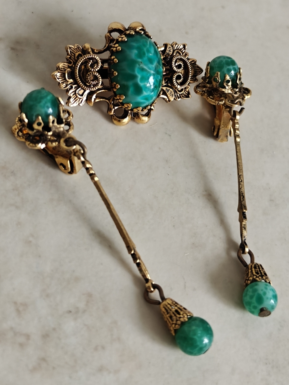 Vintage Czech Green Mottled Glass Gilt Brass Earrings & Brooch Jewelry Set